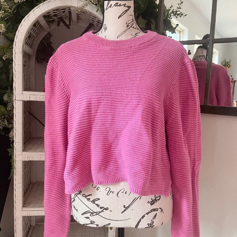 💕Bubblegum pink cropped sweater💕